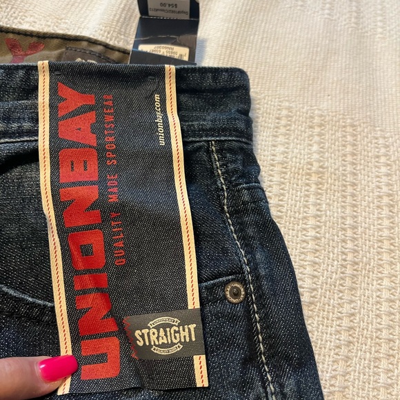 #3333. UnionBay Straight Jeans Slightly Distressed. Size 32X32 NWT - Picture 6 of 13